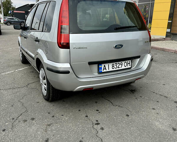 Сірий Форд Фьюжен, об'ємом двигуна 1.39 л та пробігом 250 тис. км за 3950 $, фото 12 на Automoto.ua
