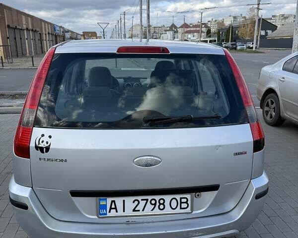 Серый Форд Фьюжн, объемом двигателя 1.4 л и пробегом 440 тыс. км за 3800 $, фото 2 на Automoto.ua