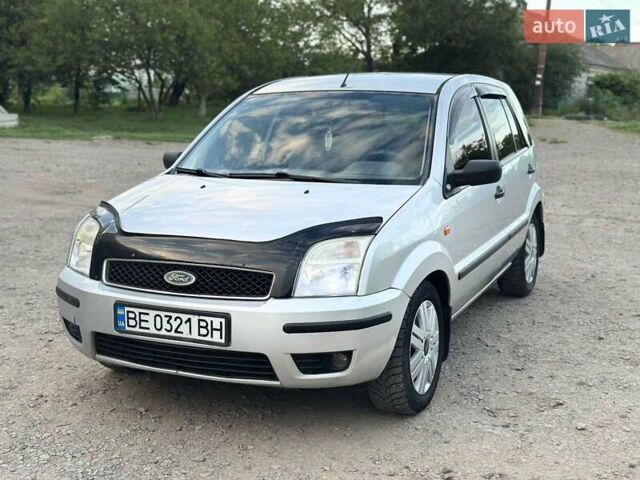 Сірий Форд Фьюжен, об'ємом двигуна 1.6 л та пробігом 190 тис. км за 4000 $, фото 11 на Automoto.ua