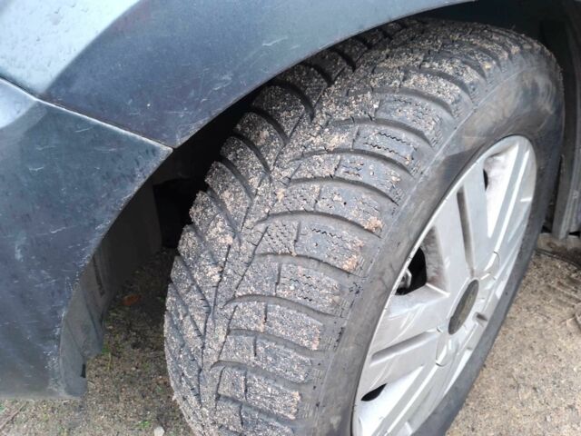 Серый Форд Фьюжн, объемом двигателя 1.4 л и пробегом 241 тыс. км за 3500 $, фото 5 на Automoto.ua