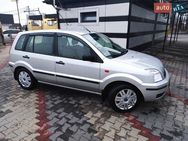 Серый Форд Фьюжн, объемом двигателя 1.6 л и пробегом 238 тыс. км за 4450 $, фото 2 на Automoto.ua