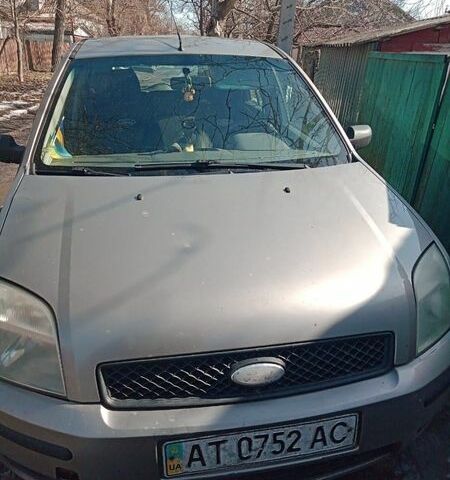 Серый Форд Фьюжн, объемом двигателя 1.4 л и пробегом 450 тыс. км за 3888 $, фото 7 на Automoto.ua