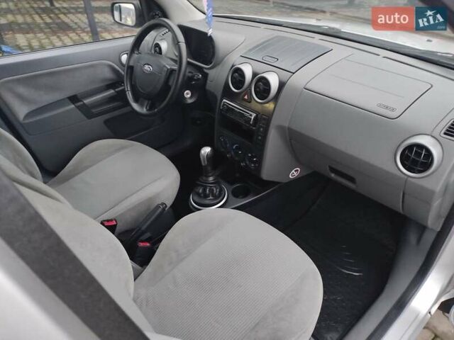 Серый Форд Фьюжн, объемом двигателя 1.6 л и пробегом 238 тыс. км за 4450 $, фото 21 на Automoto.ua