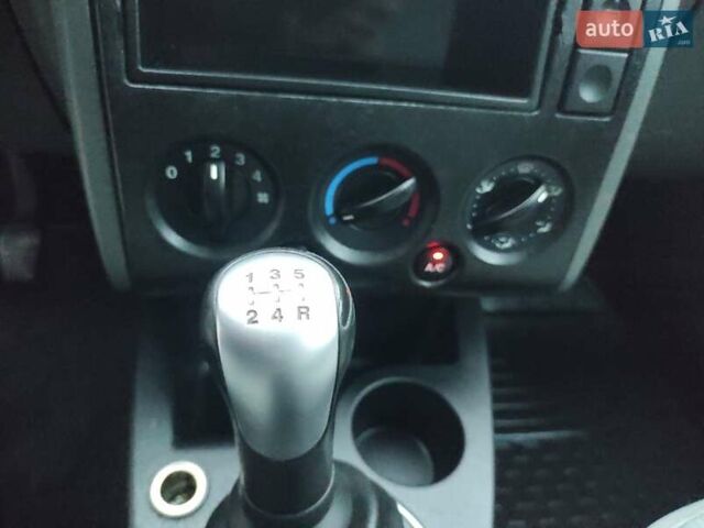 Серый Форд Фьюжн, объемом двигателя 1.6 л и пробегом 238 тыс. км за 4450 $, фото 28 на Automoto.ua