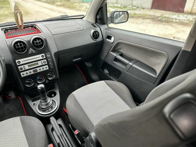 Сірий Форд Фьюжен, об'ємом двигуна 1.4 л та пробігом 237 тис. км за 3950 $, фото 11 на Automoto.ua