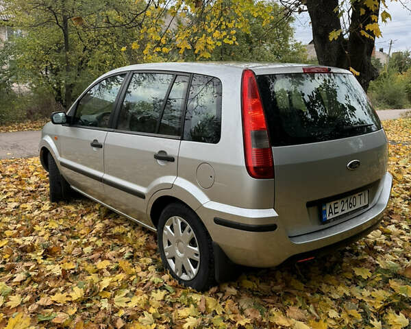 Форд Фьюжен 2004 у Кривому Розі на Automoto.ua Сірий Форд Фьюжен, об'ємом двигуна 1.39 л та пробігом 170 тис. км за 4300 $, фото 2 на Automoto.ua