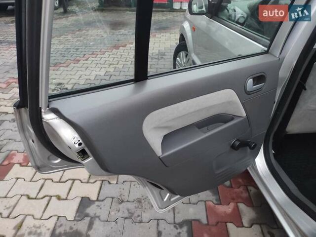 Серый Форд Фьюжн, объемом двигателя 1.6 л и пробегом 238 тыс. км за 4450 $, фото 16 на Automoto.ua