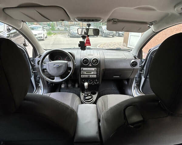 Сірий Форд Фьюжен, об'ємом двигуна 1.39 л та пробігом 216 тис. км за 5000 $, фото 12 на Automoto.ua