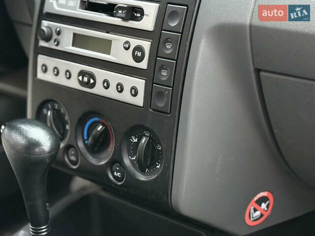 Сірий Форд Фьюжен, об'ємом двигуна 1.6 л та пробігом 120 тис. км за 5450 $, фото 23 на Automoto.ua
