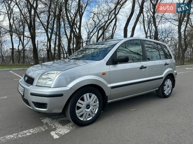 Серый Форд Фьюжн, объемом двигателя 1.6 л и пробегом 220 тыс. км за 4300 $, фото 3 на Automoto.ua