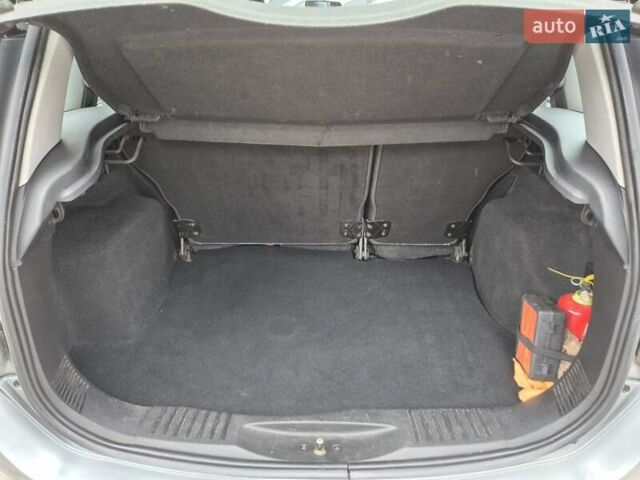 Серый Форд Фьюжн, объемом двигателя 1.4 л и пробегом 229 тыс. км за 4900 $, фото 10 на Automoto.ua