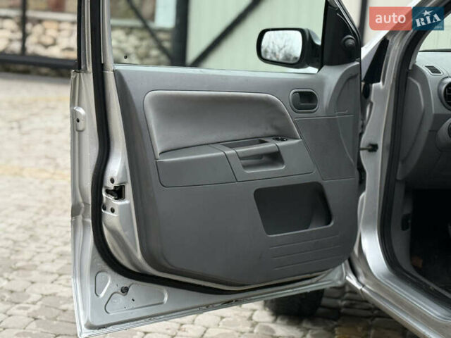 Сірий Форд Фьюжен, об'ємом двигуна 1.6 л та пробігом 120 тис. км за 5450 $, фото 21 на Automoto.ua