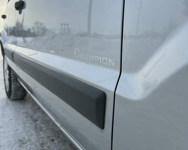 Сірий Форд Фьюжен, об'ємом двигуна 0 л та пробігом 148 тис. км за 4950 $, фото 4 на Automoto.ua