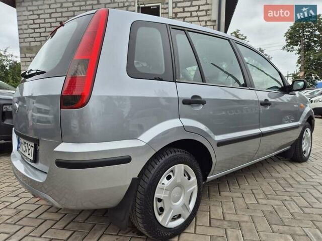 Серый Форд Фьюжн, объемом двигателя 1.4 л и пробегом 229 тыс. км за 4900 $, фото 1 на Automoto.ua