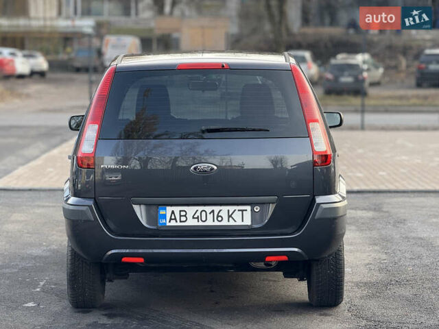Серый Форд Фьюжн, объемом двигателя 1.6 л и пробегом 161 тыс. км за 6599 $, фото 2 на Automoto.ua