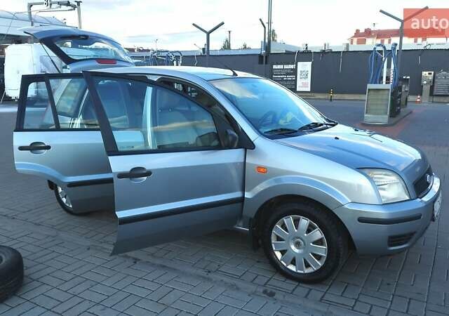 Форд Фьюжен 2005 у Києві на Automoto.ua Сірий Форд Фьюжен, об'ємом двигуна 1.39 л та пробігом 211 тис. км за 3599 $, фото 7 на Automoto.ua