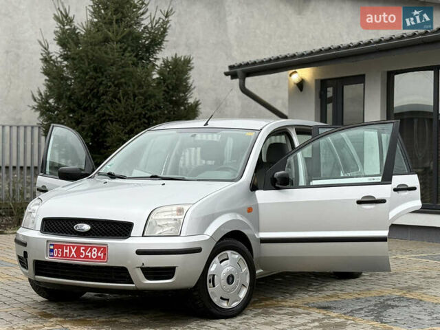 Сірий Форд Фьюжен, об'ємом двигуна 1.6 л та пробігом 120 тис. км за 5450 $, фото 13 на Automoto.ua