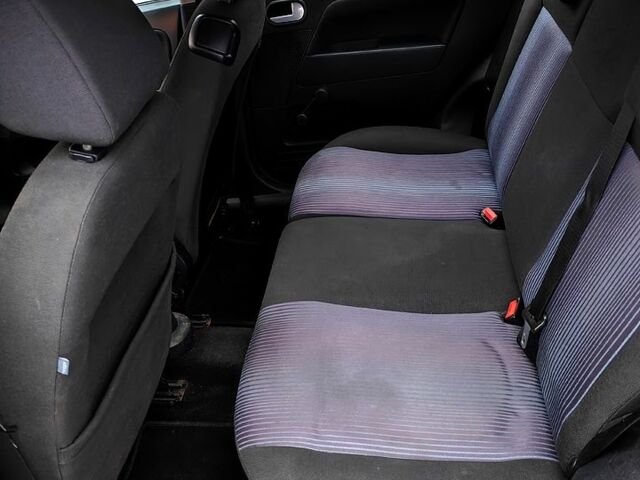 Серый Форд Фьюжн, объемом двигателя 1.2 л и пробегом 200 тыс. км за 3700 $, фото 5 на Automoto.ua