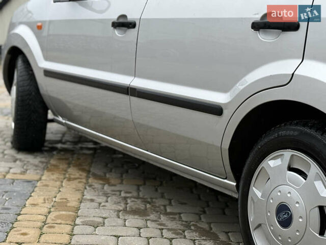 Сірий Форд Фьюжен, об'ємом двигуна 1.6 л та пробігом 120 тис. км за 5450 $, фото 6 на Automoto.ua