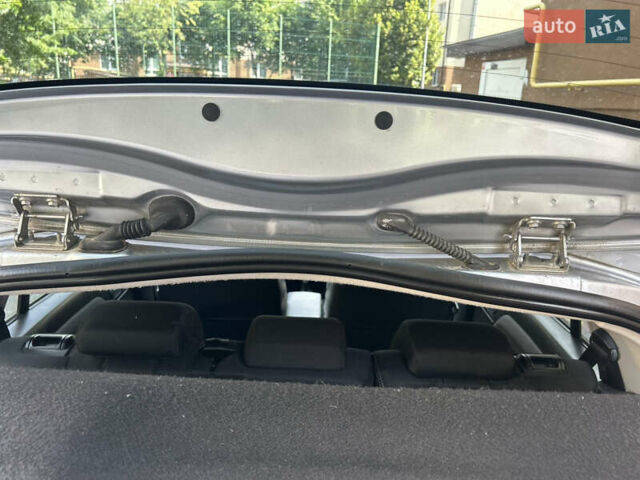 Сірий Форд Фьюжен, об'ємом двигуна 1.39 л та пробігом 216 тис. км за 5000 $, фото 23 на Automoto.ua