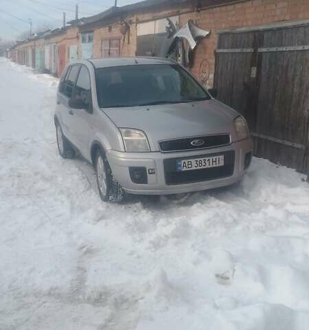 Сірий Форд Фьюжен, об'ємом двигуна 1.57 л та пробігом 240 тис. км за 3600 $, фото 1 на Automoto.ua