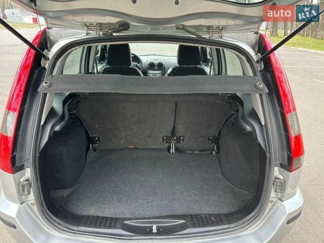 Серый Форд Фьюжн, объемом двигателя 1.6 л и пробегом 220 тыс. км за 4300 $, фото 12 на Automoto.ua