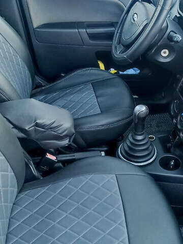 Серый Форд Фьюжн, объемом двигателя 1.6 л и пробегом 195 тыс. км за 5250 $, фото 7 на Automoto.ua