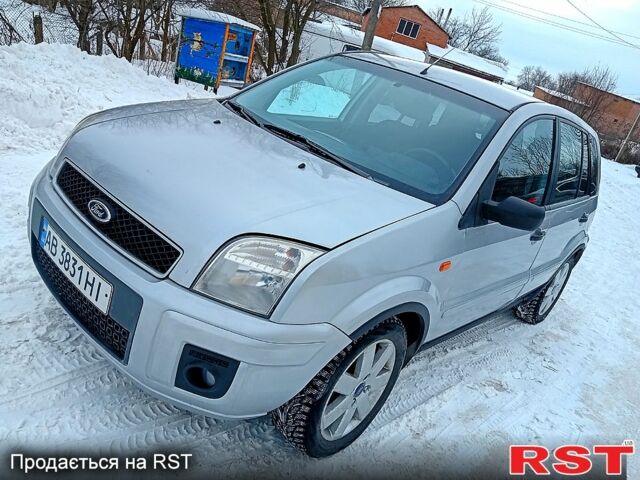 Серый Форд Фьюжн, объемом двигателя 1.6 л и пробегом 250 тыс. км за 3450 $, фото 6 на Automoto.ua