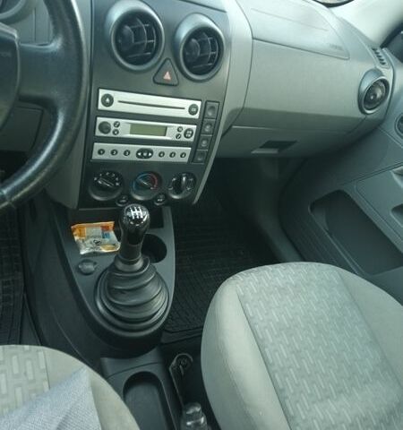 Серый Форд Фьюжн, объемом двигателя 1.4 л и пробегом 215 тыс. км за 4800 $, фото 2 на Automoto.ua