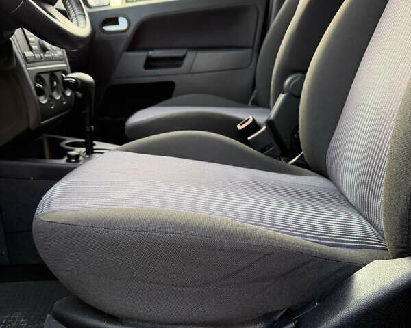 Серый Форд Фьюжн, объемом двигателя 1.6 л и пробегом 161 тыс. км за 6599 $, фото 12 на Automoto.ua