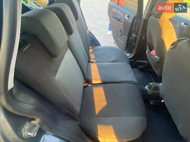 Серый Форд Фьюжн, объемом двигателя 1.4 л и пробегом 226 тыс. км за 4200 $, фото 8 на Automoto.ua