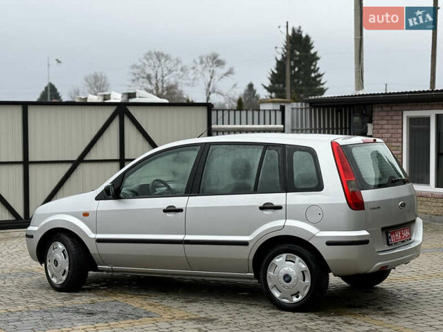 Сірий Форд Фьюжен, об'ємом двигуна 1.6 л та пробігом 120 тис. км за 5450 $, фото 7 на Automoto.ua