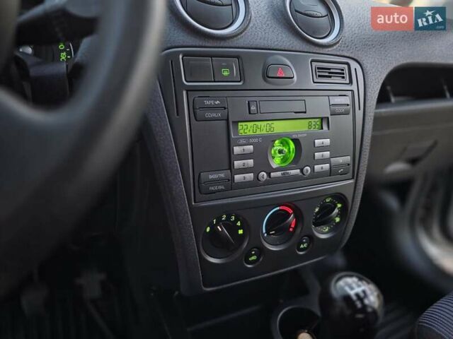 Серый Форд Фьюжн, объемом двигателя 1.2 л и пробегом 160 тыс. км за 4350 $, фото 29 на Automoto.ua