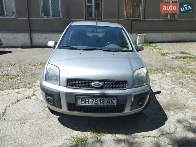 Сірий Форд Фьюжен, об'ємом двигуна 1.6 л та пробігом 237 тис. км за 5300 $, фото 7 на Automoto.ua