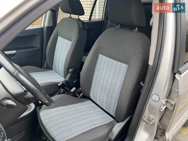 Сірий Форд Фьюжен, об'ємом двигуна 1.6 л та пробігом 185 тис. км за 6500 $, фото 12 на Automoto.ua