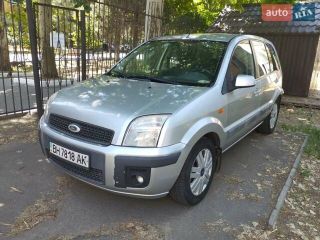 Сірий Форд Фьюжен, об'ємом двигуна 1.6 л та пробігом 237 тис. км за 5300 $, фото 1 на Automoto.ua