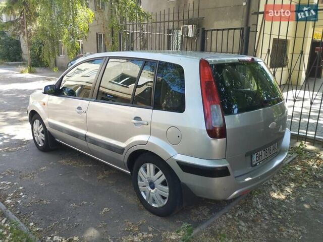 Сірий Форд Фьюжен, об'ємом двигуна 1.6 л та пробігом 237 тис. км за 5300 $, фото 4 на Automoto.ua
