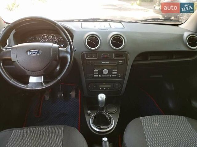Сірий Форд Фьюжен, об'ємом двигуна 1.6 л та пробігом 237 тис. км за 5300 $, фото 25 на Automoto.ua