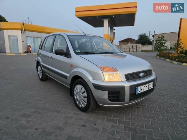 Серый Форд Фьюжн, объемом двигателя 1.2 л и пробегом 160 тыс. км за 4350 $, фото 2 на Automoto.ua