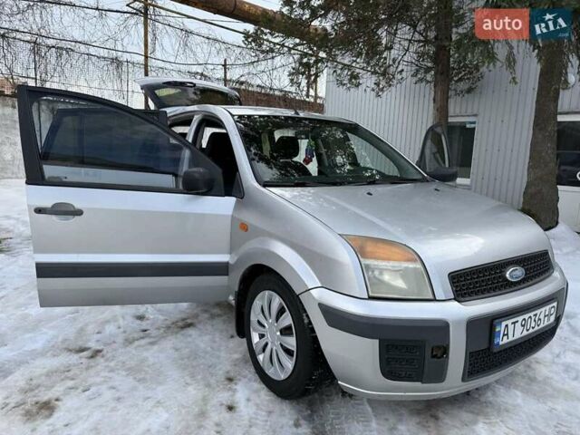 Серый Форд Фьюжн, объемом двигателя 1.4 л и пробегом 251 тыс. км за 3850 $, фото 6 на Automoto.ua