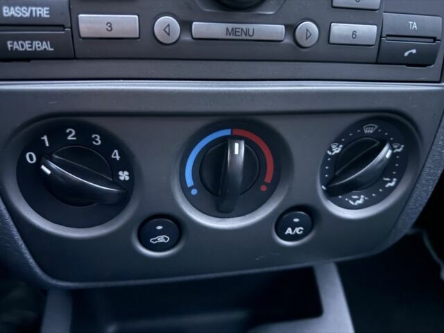 Сірий Форд Фьюжен, об'ємом двигуна 1.4 л та пробігом 173 тис. км за 5500 $, фото 12 на Automoto.ua