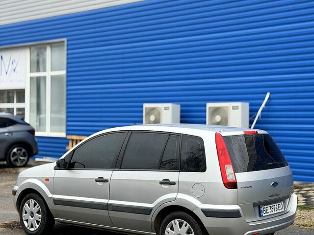 Серый Форд Фьюжн, объемом двигателя 1.2 л и пробегом 200 тыс. км за 4999 $, фото 3 на Automoto.ua