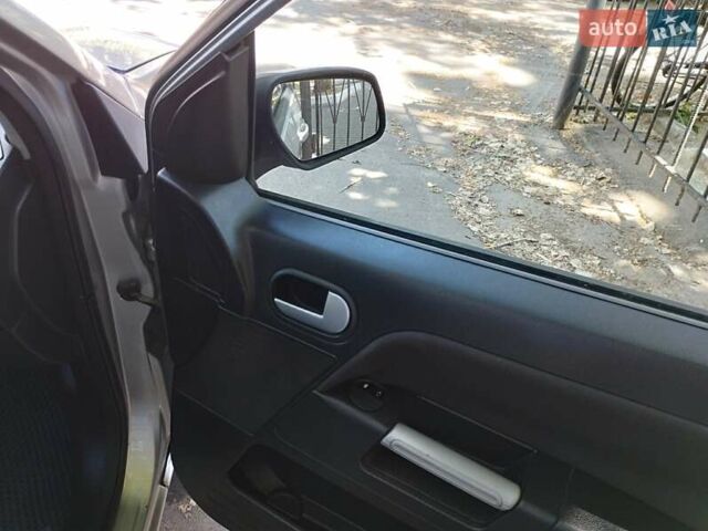 Сірий Форд Фьюжен, об'ємом двигуна 1.6 л та пробігом 237 тис. км за 5300 $, фото 34 на Automoto.ua