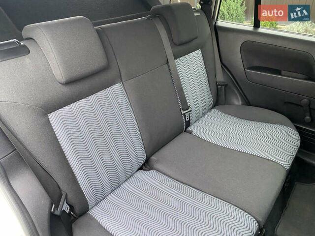 Сірий Форд Фьюжен, об'ємом двигуна 1.6 л та пробігом 185 тис. км за 6500 $, фото 17 на Automoto.ua