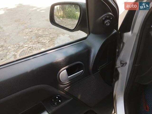 Сірий Форд Фьюжен, об'ємом двигуна 1.6 л та пробігом 237 тис. км за 5300 $, фото 18 на Automoto.ua