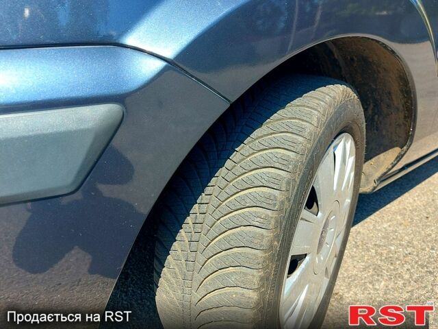 Серый Форд Фьюжн, объемом двигателя 1.4 л и пробегом 140 тыс. км за 5300 $, фото 8 на Automoto.ua