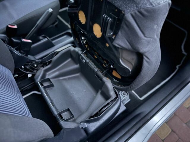 Сірий Форд Фьюжен, об'ємом двигуна 1.4 л та пробігом 173 тис. км за 5500 $, фото 14 на Automoto.ua