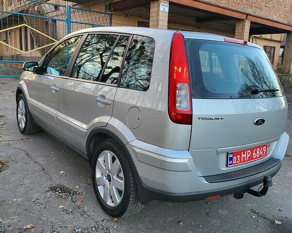 Серый Форд Фьюжн, объемом двигателя 1.6 л и пробегом 196 тыс. км за 5990 $, фото 10 на Automoto.ua
