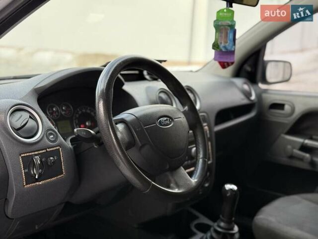 Серый Форд Фьюжн, объемом двигателя 1.4 л и пробегом 251 тыс. км за 3850 $, фото 14 на Automoto.ua