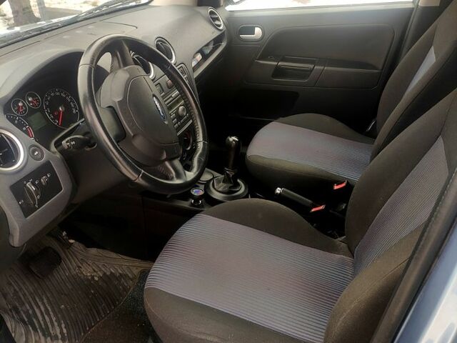 Серый Форд Фьюжн, объемом двигателя 1.4 л и пробегом 1480 тыс. км за 3700 $, фото 6 на Automoto.ua